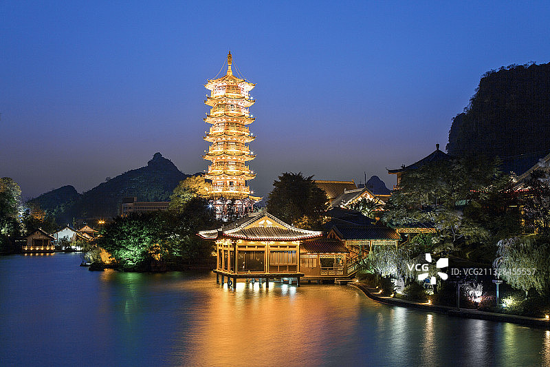 广西桂林两江四湖游船图片素材