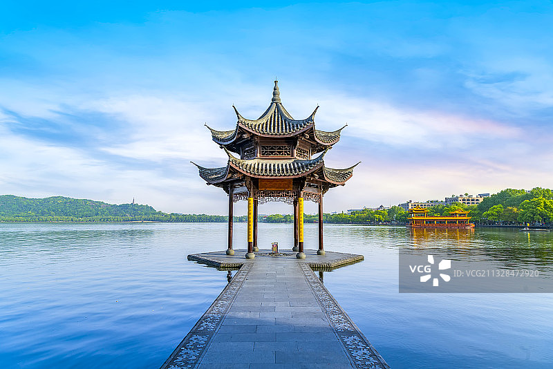 杭州西湖中式园林古建筑集贤亭图片素材