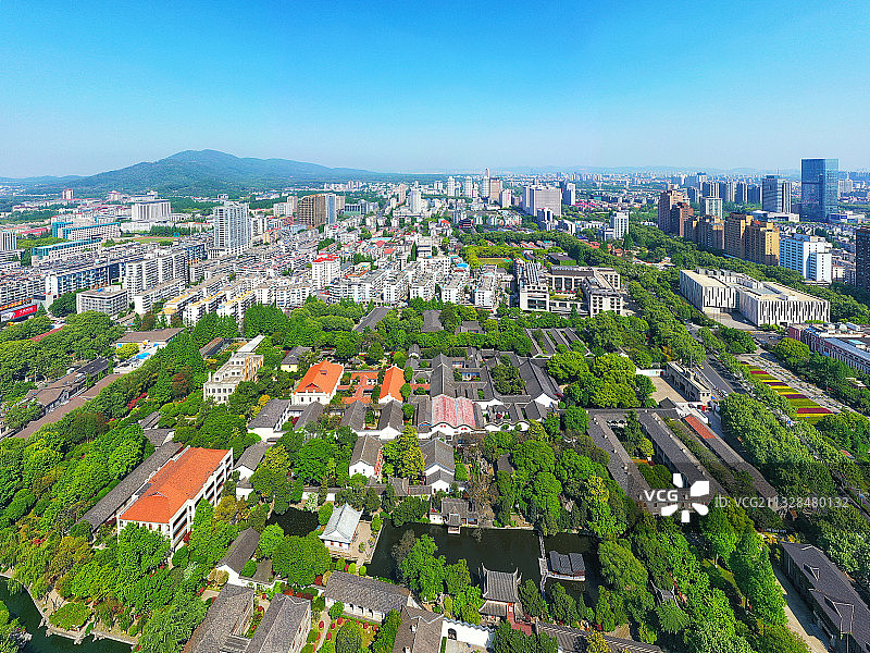 广角视角的中国近代史遗址博物馆（南京总统府）风光图片素材