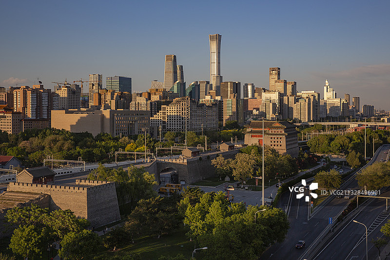 北京东便门明城墙和CBD建筑群图片素材