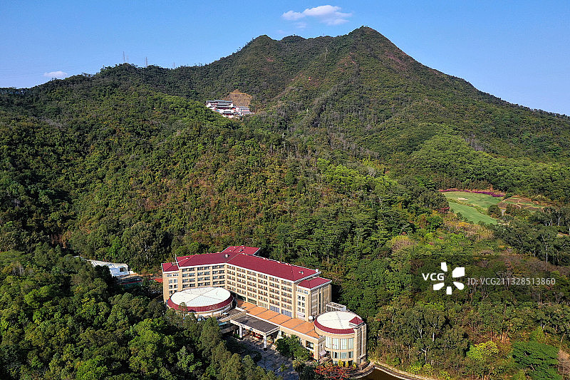 广东省东莞市长安镇莲花山郊野公园和长安高尔夫球乡村俱乐部航拍图片素材