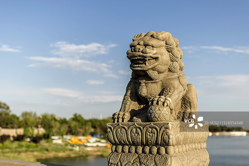 北京卢沟桥的狮子图片素材
