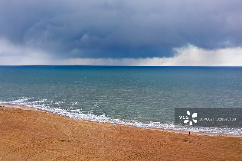 海上雨幡图片素材