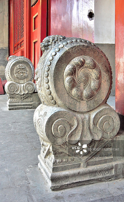 老北京胡同里门墩图片素材