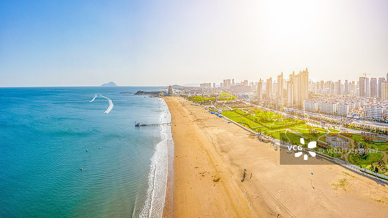 山东省青岛市西海岸新区金沙滩公园航拍全景图图片素材