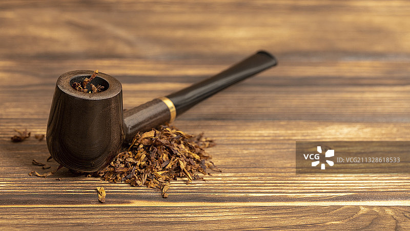 桌上香烟的特写图片素材