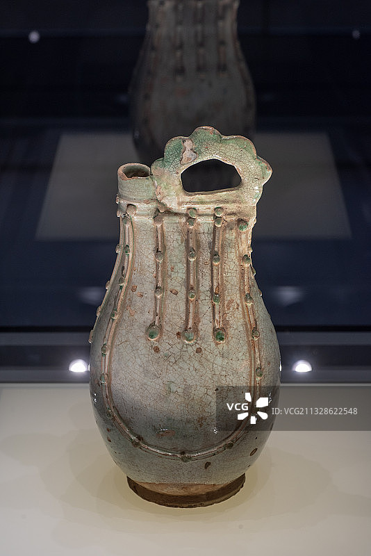 辽金城垣博物馆 绿釉贴塑鸡冠壶图片素材