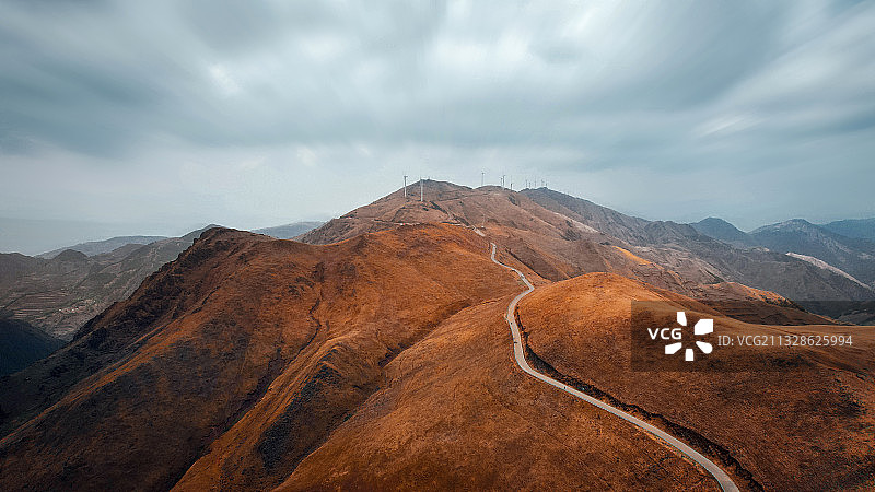 通往天际的路图片素材