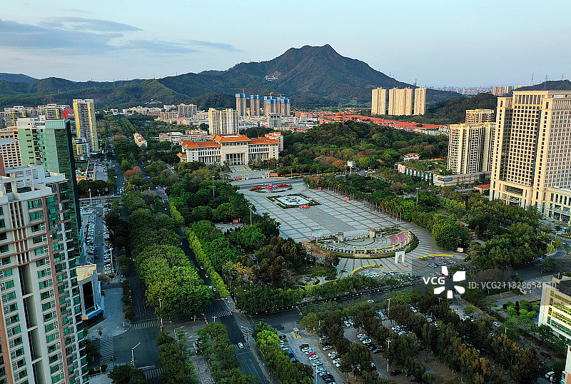 广东省东莞市长安镇政府长安广场和长安公园航拍图片素材