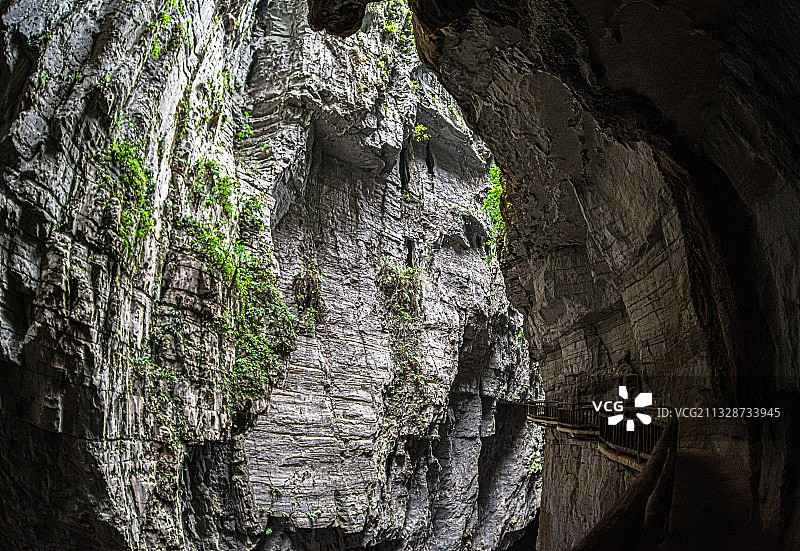 涪陵武陵山以一段长约1500米的绝壁青天峡裂谷地缝冠绝天下图片素材