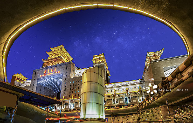 金环星空北京西站节日亮灯图片素材