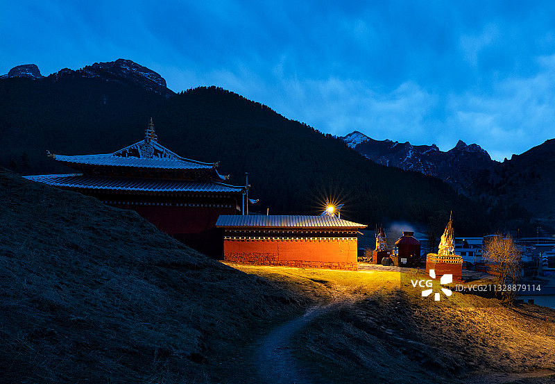 庙前灯火图片素材