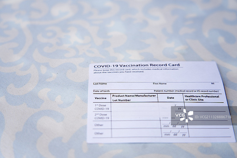 Covid-19疫苗接种记录卡图片素材