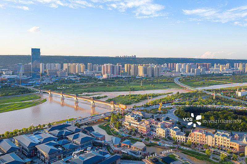 陕西省宝鸡市城市风光，渭河，大桥图片素材