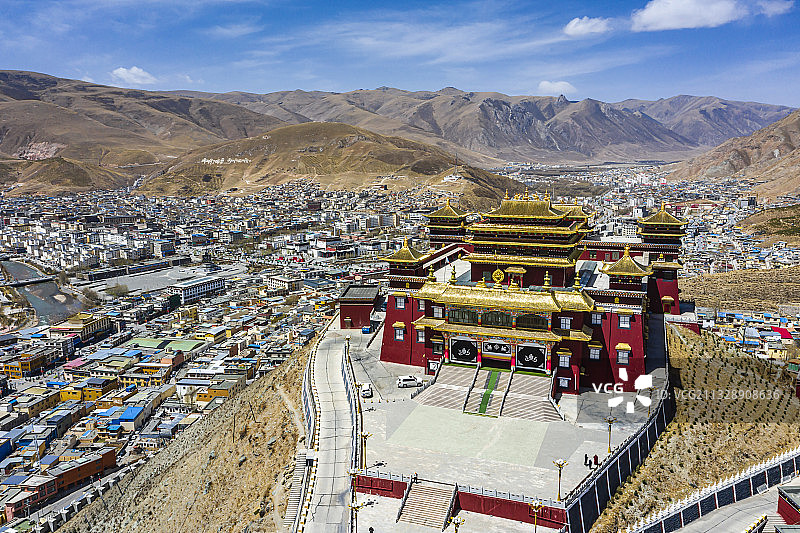 青海玉树结古寺和城区航拍图片素材
