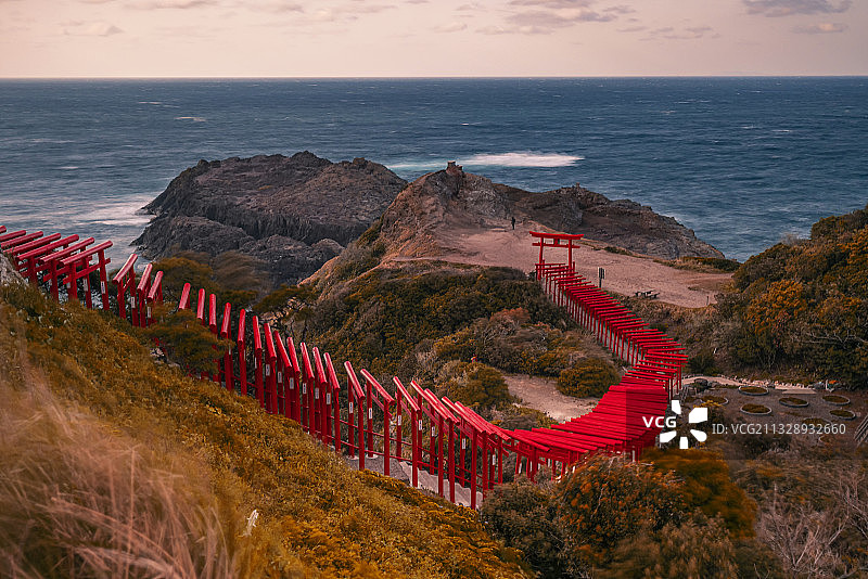 夕阳下的千本鸟居图片素材