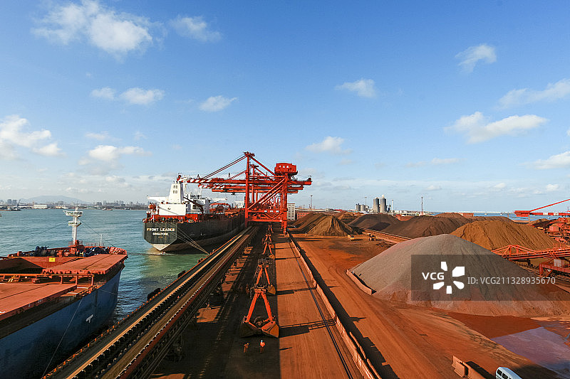 日照港铁矿石码头图片素材