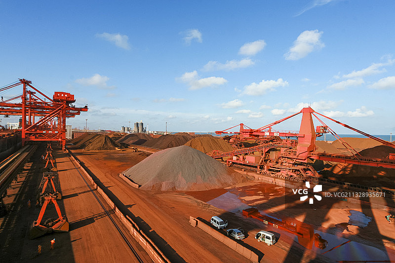 日照港铁矿石码头图片素材