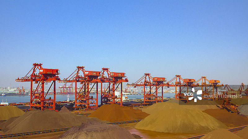 日照港铁矿石码头图片素材
