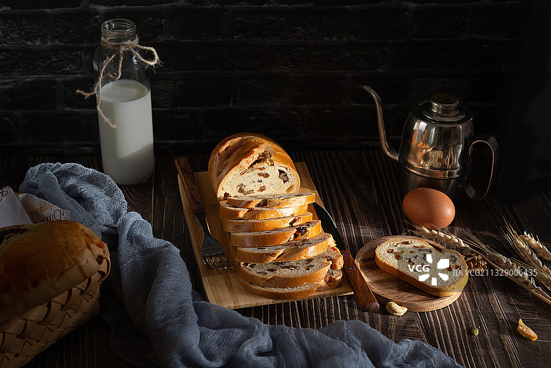 干果大列巴切片面包图片素材