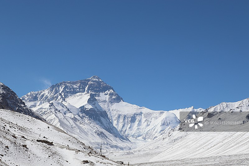 珠峰线行程，一夜的暴风雪过后，第二天的万里无云，珠峰之图片素材