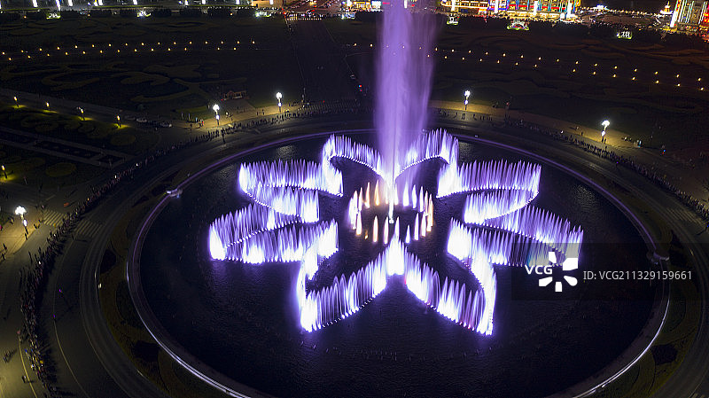 大疆御2高清航拍中国辽宁大连星海广场夜景音乐喷泉图片素材