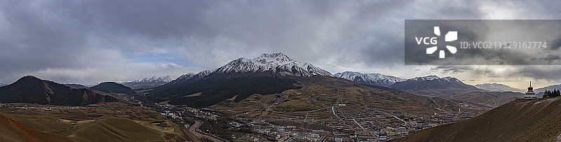 牛心山和祁连县图片素材
