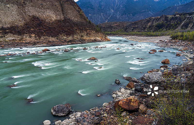 西藏林芝雅鲁藏布大峡谷风光图片素材