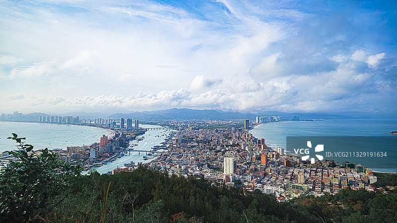 惠州双月湾，由大亚湾畔和虹海湾畔相邻的两个半月形海湾组成图片素材