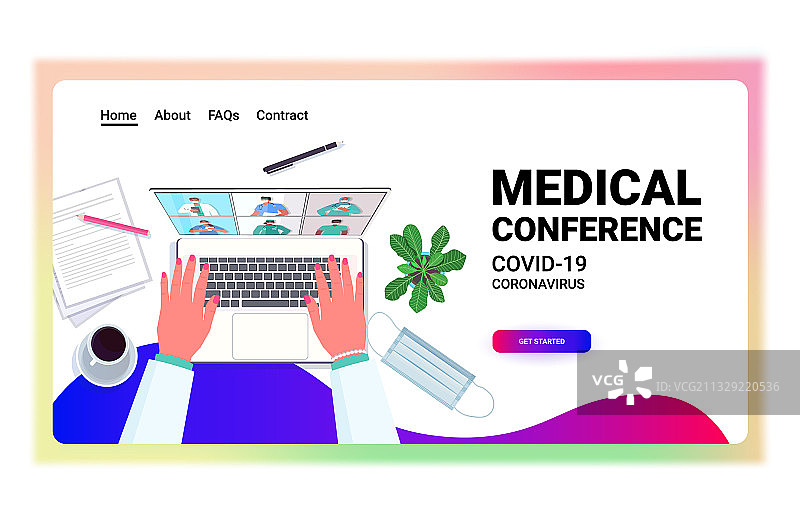 医生与混合种族人士用笔记本电脑讨论病情图片素材