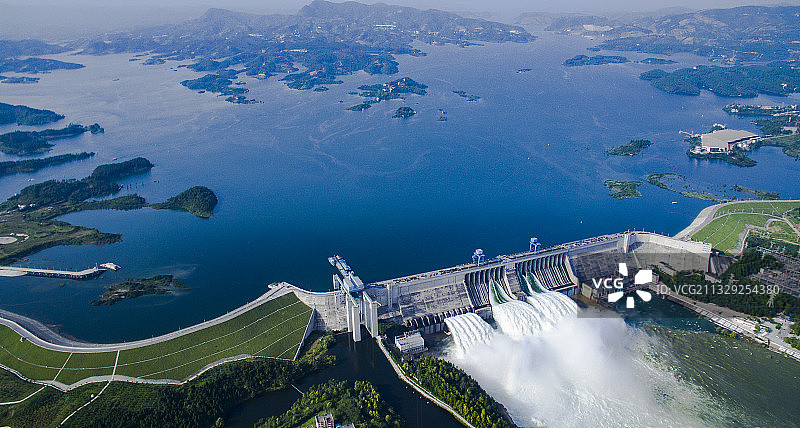 南水北调中线工程，丹江口大坝泄洪图片素材