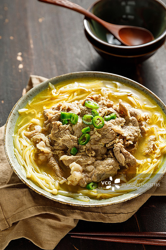 美味家常菜金汤肥牛图片素材