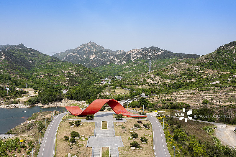 山东省临沂市费县银座天蒙旅游区大门航拍图片素材