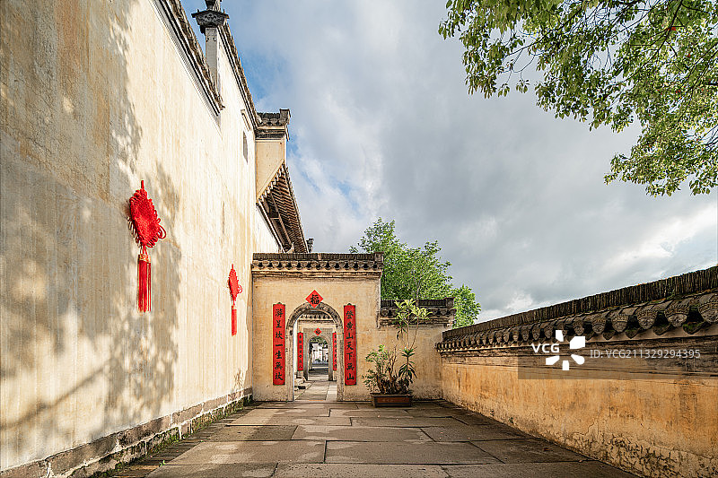 安徽黄山歙县呈坎古镇徽派古建筑景观图片素材