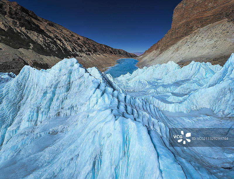 西藏曲登尼玛冰川图片素材