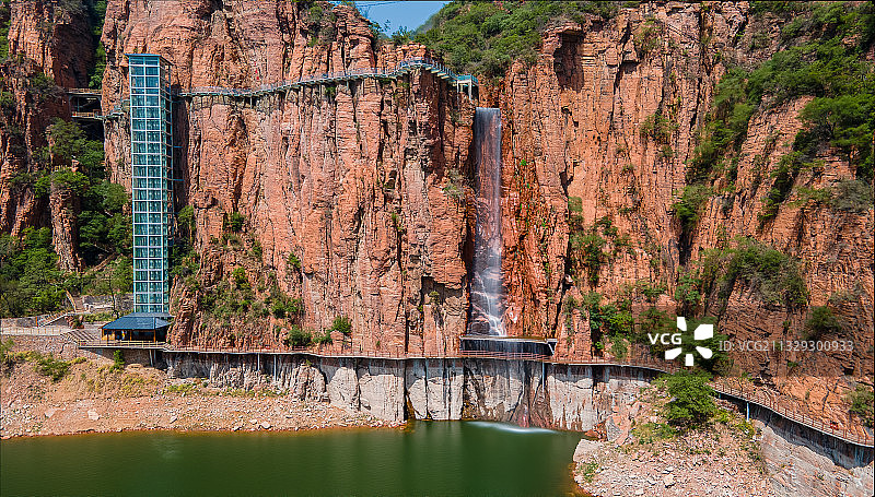 京娘湖玻璃栈道瀑布图片素材