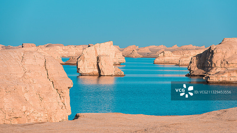 中国青海乌素特水上雅丹地质公园图片素材