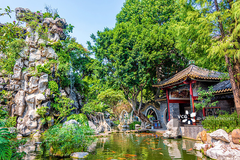 中国广东佛山顺德清晖园凤来峰假山图片素材
