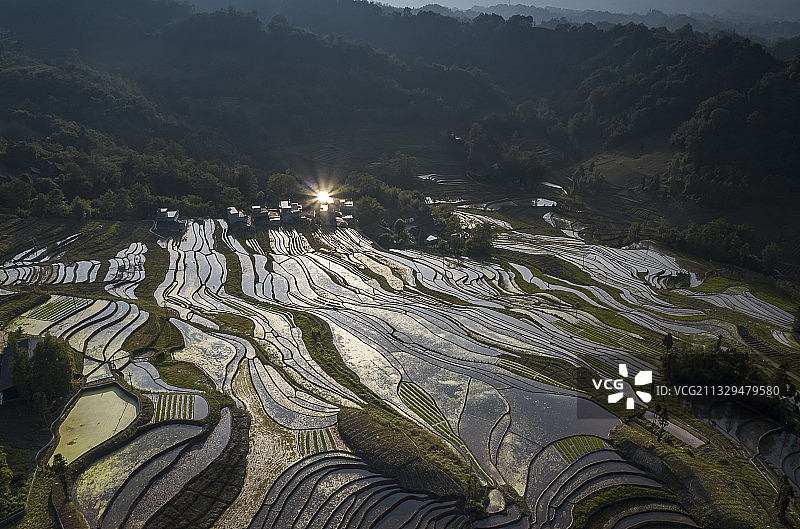 四川省天全县桐林梯田图片素材