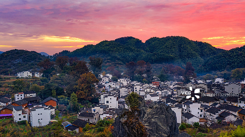 婺源石城秋季航拍风光图片素材