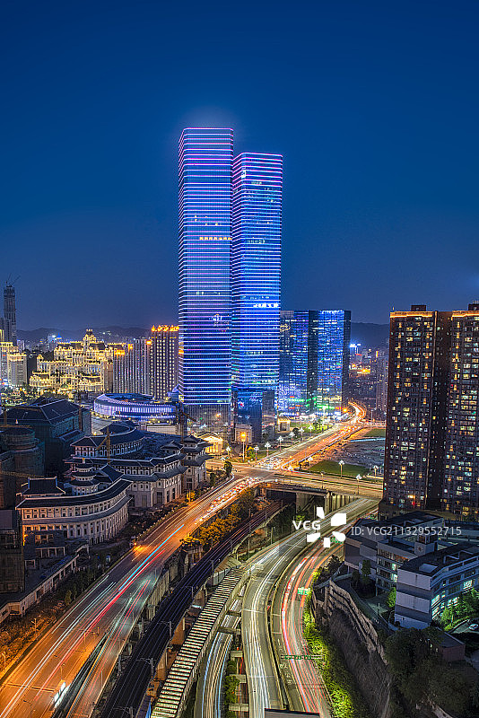 贵阳市南明区花果园双子塔夜景图片素材