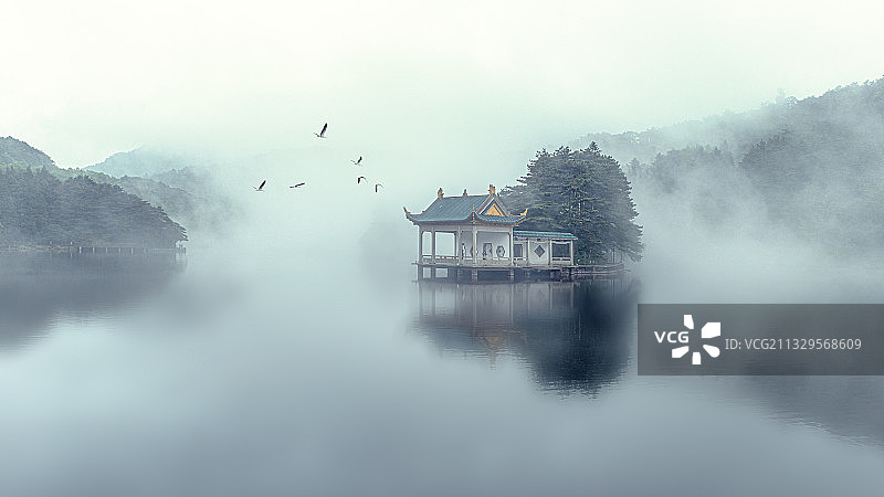 云雾如琴湖图片素材