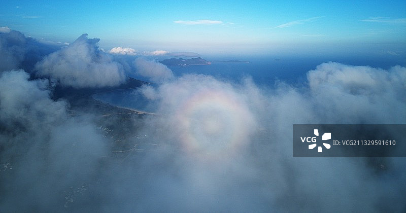 深圳大鹏新区呈现圆形彩虹云海图片素材