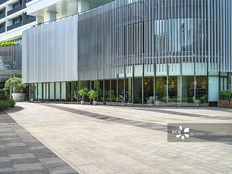 三亚某酒店门前停车场汽车广告背景图图片素材