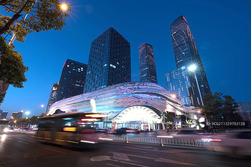 傍晚的万达广场图片素材