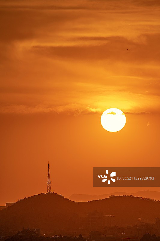 顺峰山日落图片素材