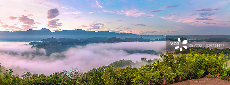 眺望桃源洞图片素材