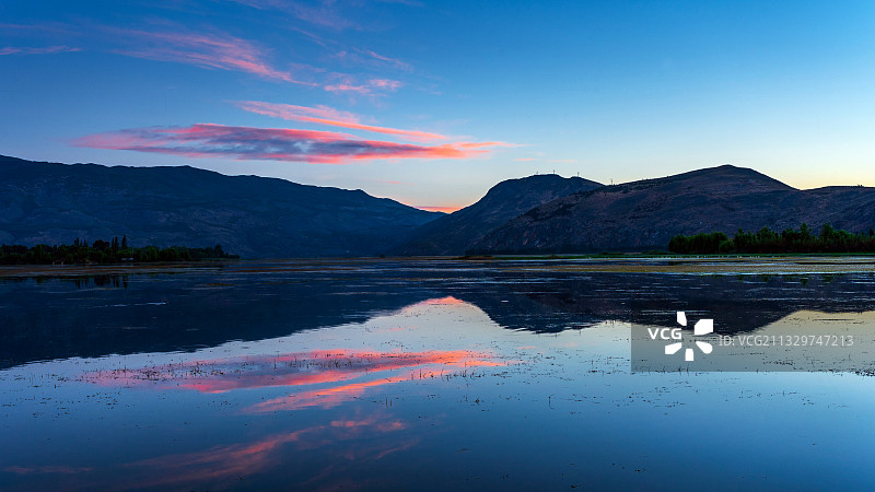 茈碧湖之晨图片素材
