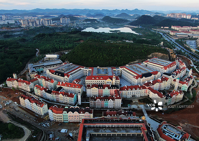 贵州贵安新区这片风水宝地华为数据中心将引起世人瞩目图片素材