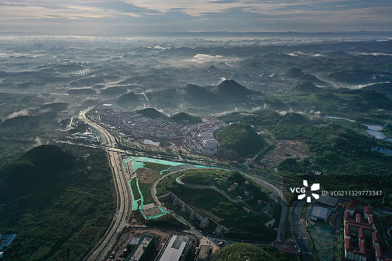 贵州贵安新区这片风水宝地华为数据中心将引起世人瞩目图片素材